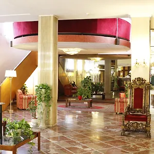Lh Grand Hermitage מלון